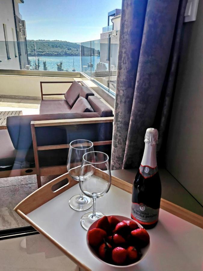 Black Pearl - Luxury Seaside App With Pool & Bbq, Istra Banjole Dış mekan fotoğraf