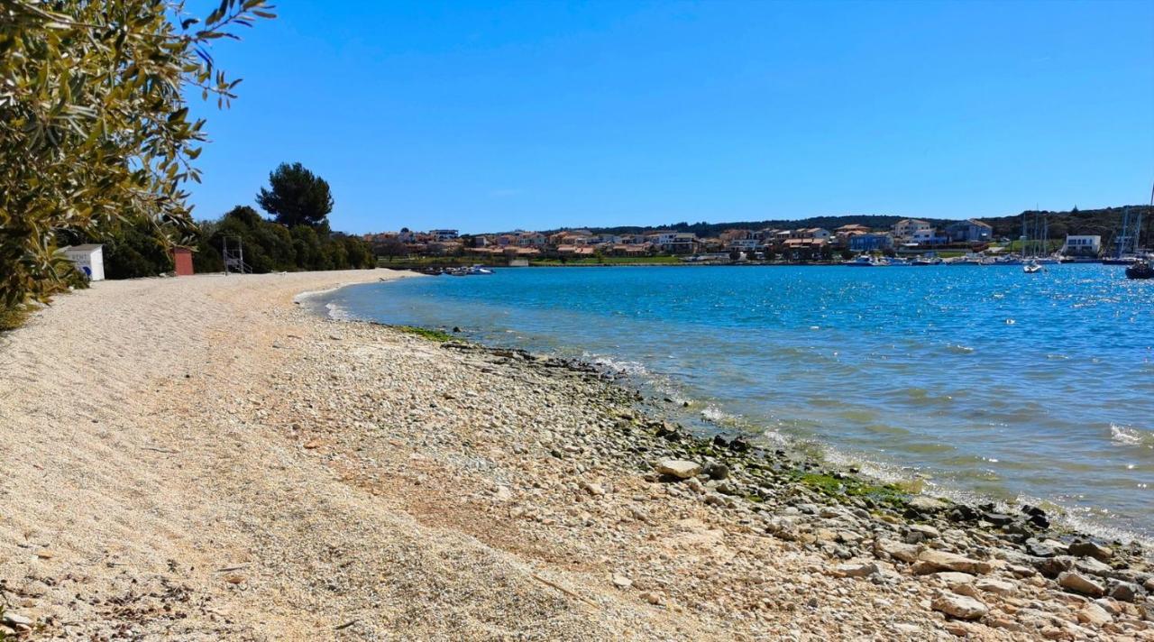 Black Pearl - Luxury Seaside App With Pool & Bbq, Istra Banjole Dış mekan fotoğraf