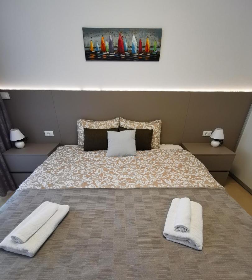 Black Pearl - Luxury Seaside App With Pool & Bbq, Istra Banjole Dış mekan fotoğraf
