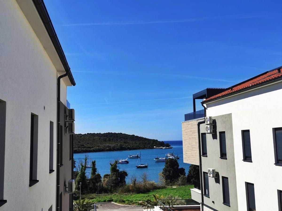 Black Pearl - Luxury Seaside App With Pool & Bbq, Istra Banjole Dış mekan fotoğraf
