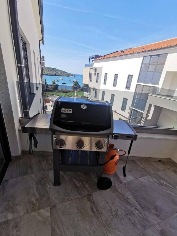 Black Pearl - Luxury Seaside App With Pool & Bbq, Istra Banjole Dış mekan fotoğraf